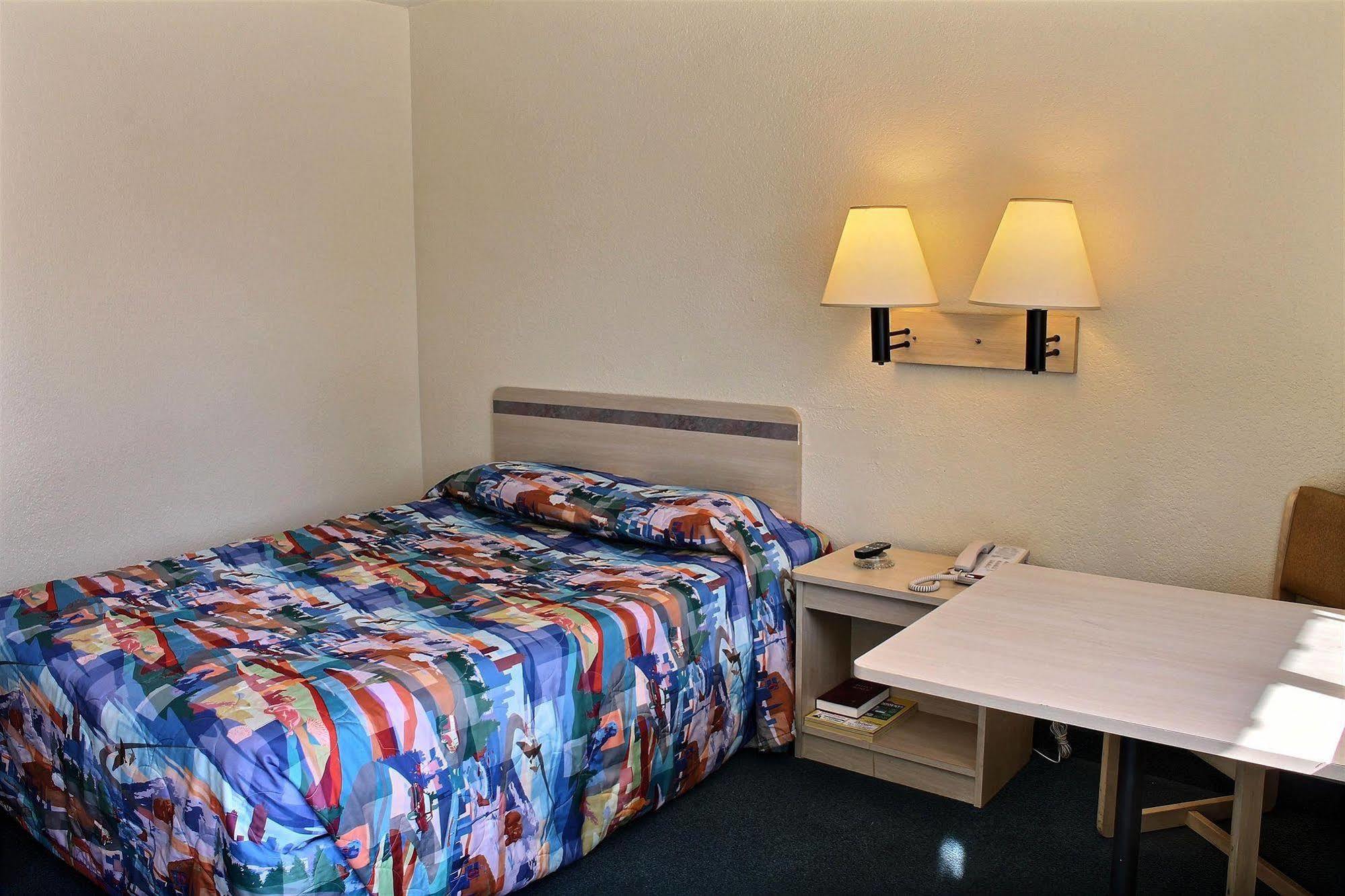 Vagabond Inn Buttonwillow North I-5 מראה חיצוני תמונה